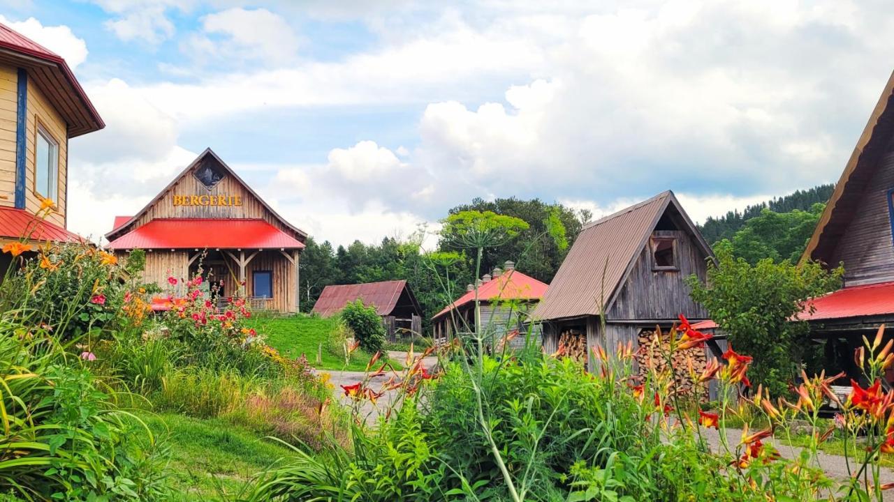 La Vieille Ferme, Ecogite Saint-Fulgence Exteriér fotografie